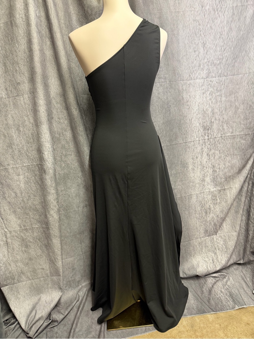 One-Shoulder Black Evening Dress - Picture 5 of 6